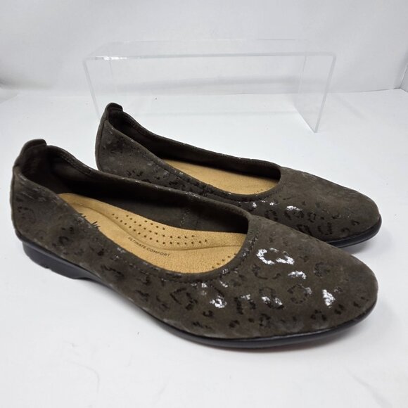 Clarks Collection 7.5 Olive Flexible Slip On Flats Padded Jenette Ease Interests - Picture 4 of 9